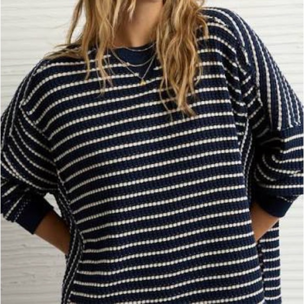 American eagle outfitters big hug waffle sweatshirt